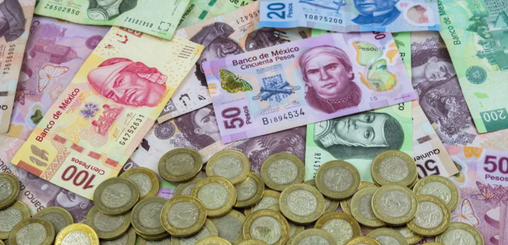 Peso se aprecia por debilidad del dólar y opera por debajo de 20 unidades