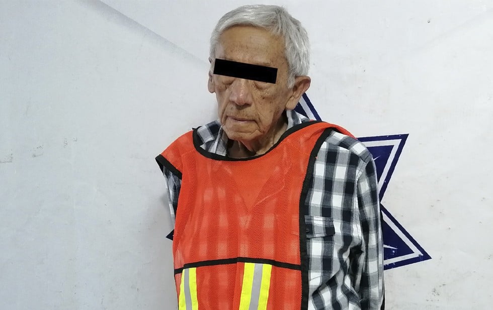 Comete falta administrativa y resulta con dos órdenes de aprehensión