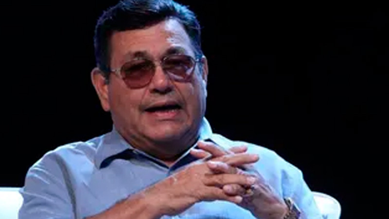 La tristeza golpea a la familia de Selena: Hermano de la reina del techo de la música confirma el fallecimiento del padre de la icona del pop.