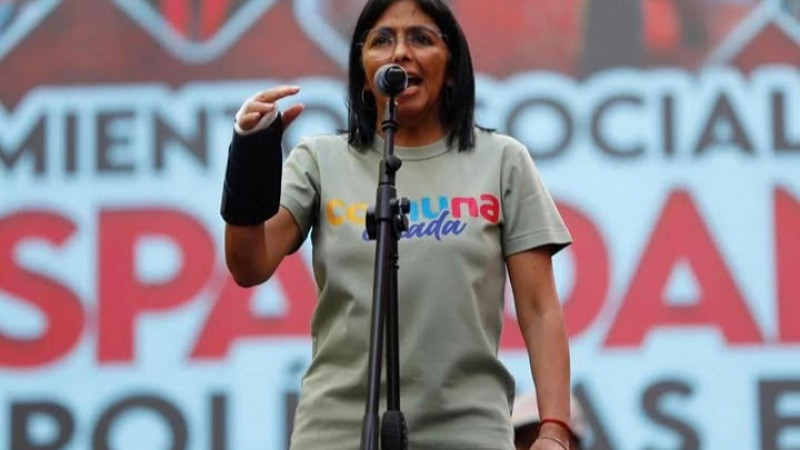«La crisis política venezolana toma un giro inesperado: Delcy Rodríguez podría convertirse en la nueva jefa de Estado»