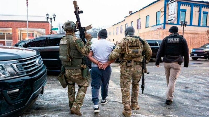 «Desafío a la frontera: EE.UU. detiene a más de 1.000 inmigrantes en operación contra la ilegalidad en Minnesota, donde una vida se perdió y surgió la furia popular»
