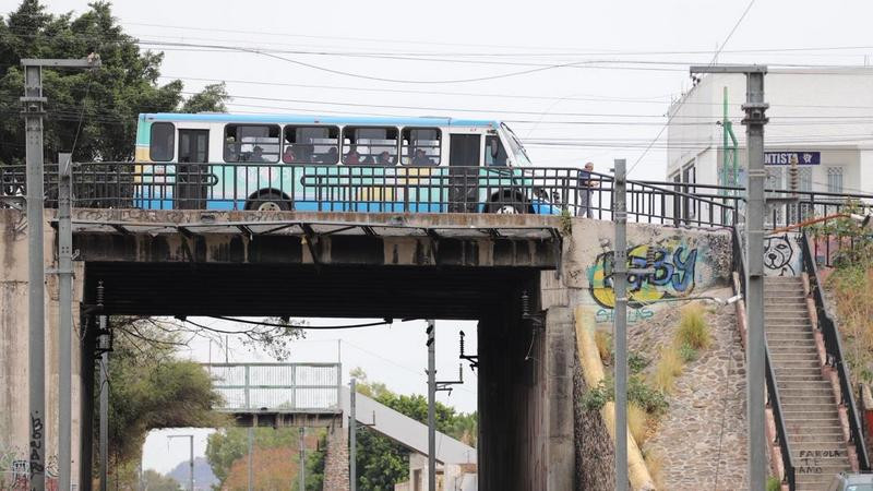 Querétaro se prepara para un cambio vehicular; comunidades y conductores deben adaptarse a las nuevas rutas de Qrobús con la llegada de las obras viales.